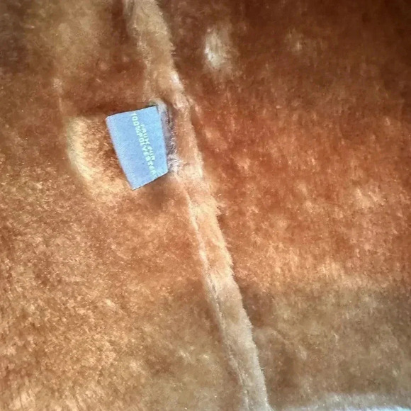 Neiman Marcus Faux Fur Vest - Picture 9 of 10